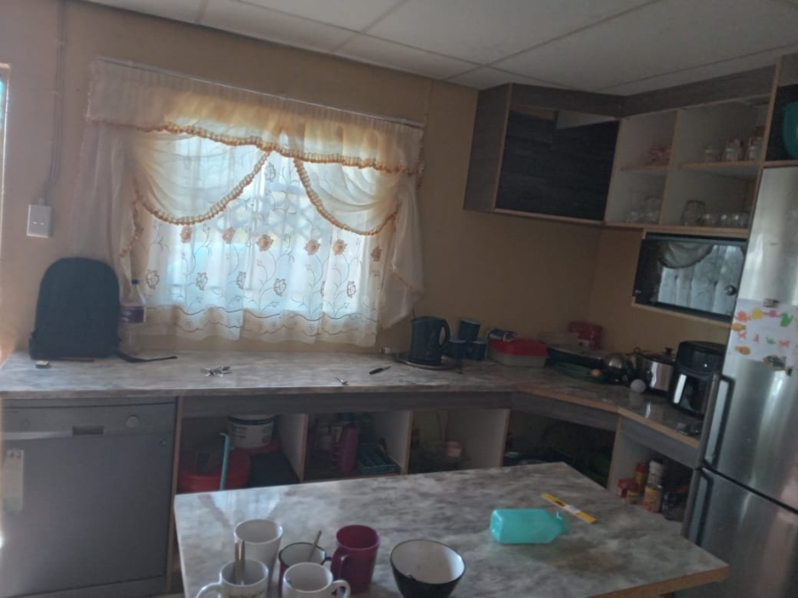 2 Bedroom Property for Sale in Caleb Motsoabi Free State